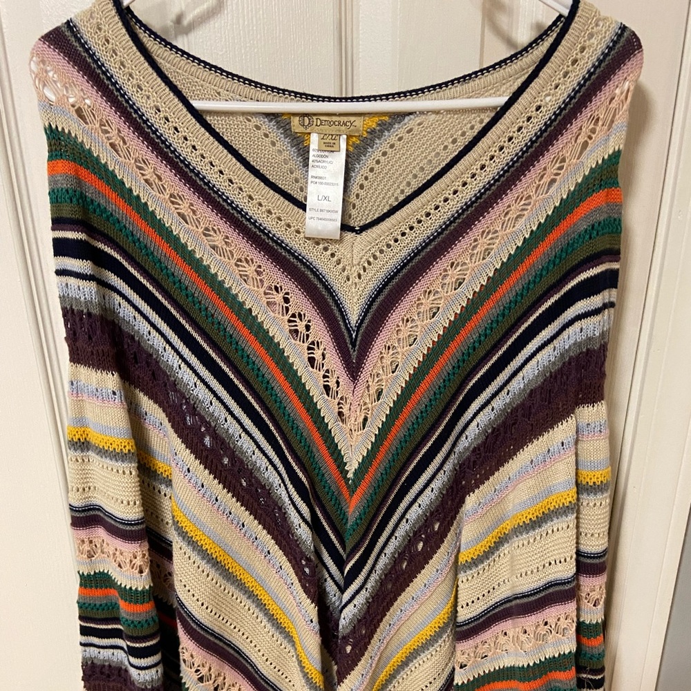 Democracy brand women’s crochet poncho (L/XL)